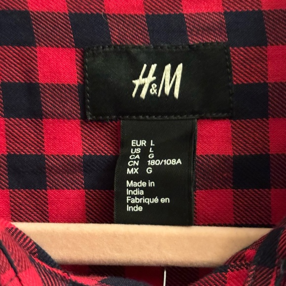 NWT H&M red and black plaid mens button down, size large - Picture 2 of 4